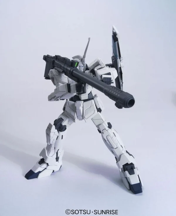 HGUC 1//144 RX-0 UNICORN GUNDAM (UNICORN MODE) grande surprise 3