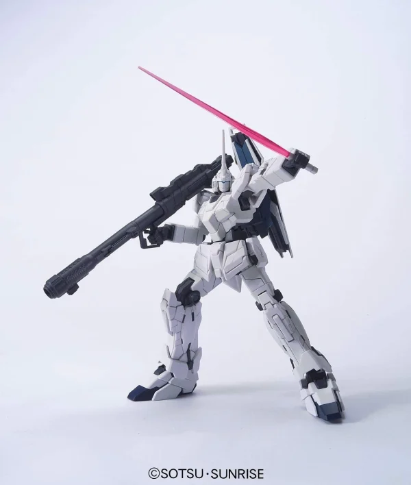 HGUC 1//144 RX-0 UNICORN GUNDAM (UNICORN MODE) grande surprise 5