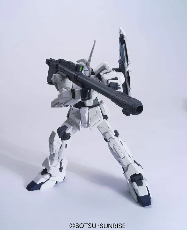 HGUC 1//144 RX-0 UNICORN GUNDAM (UNICORN MODE) grande surprise 4